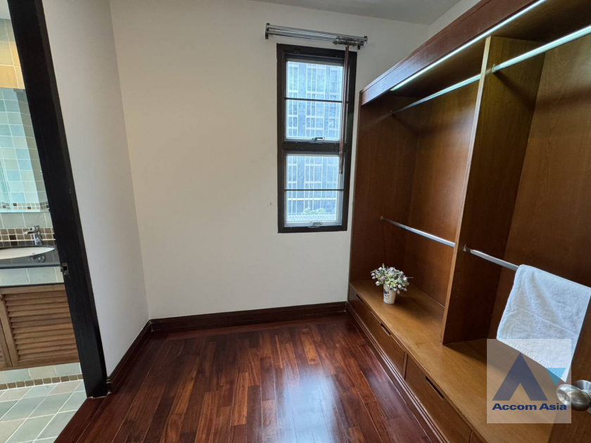 13  2 br Apartment For Rent in Sathorn ,Bangkok BRT Thanon Chan at Spacious Residence Situated on Chan Road AA45840
