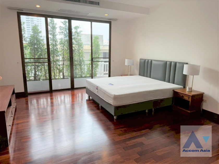 11  2 br Apartment For Rent in Sathorn ,Bangkok BRT Thanon Chan at Spacious Residence Situated on Chan Road AA45840