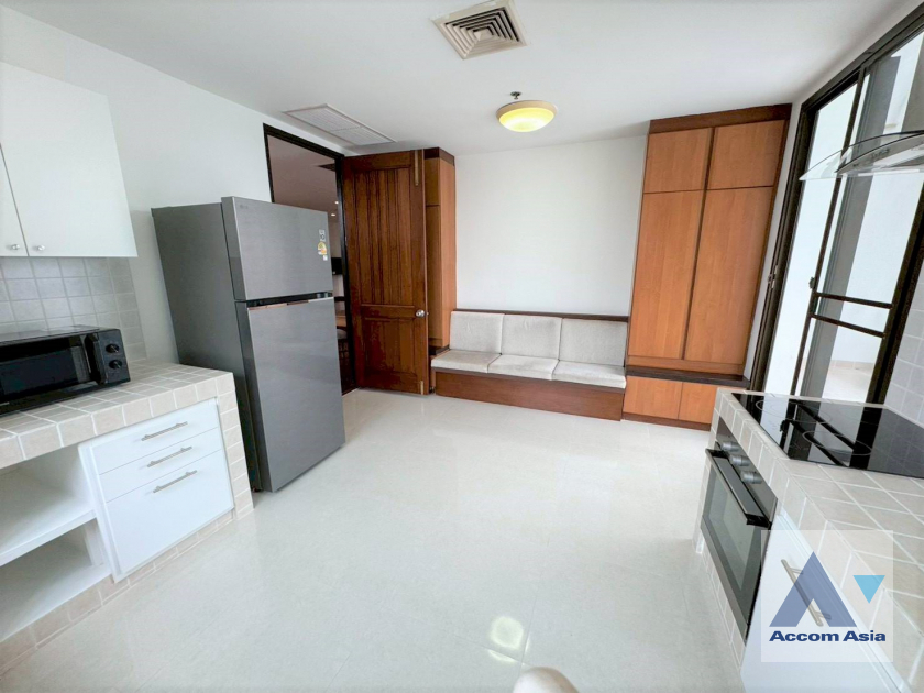 8  2 br Apartment For Rent in Sathorn ,Bangkok BRT Thanon Chan at Spacious Residence Situated on Chan Road AA45840