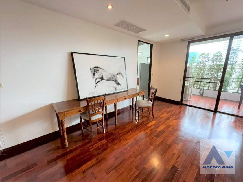 5  2 br Apartment For Rent in Sathorn ,Bangkok BRT Thanon Chan at Spacious Residence Situated on Chan Road AA45840