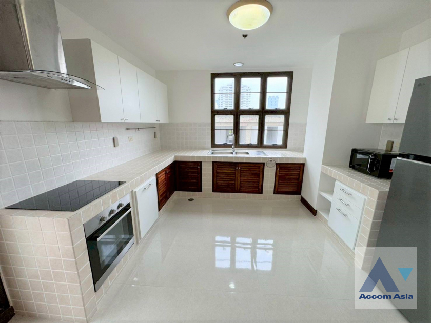 7  2 br Apartment For Rent in Sathorn ,Bangkok BRT Thanon Chan at Spacious Residence Situated on Chan Road AA45840