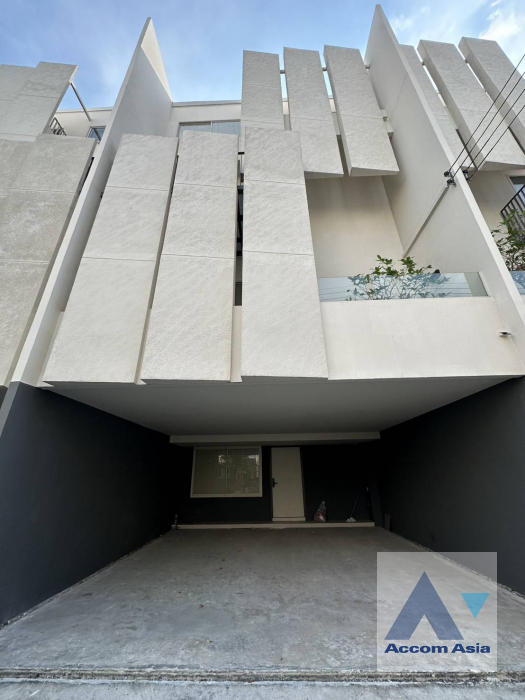 13  3 br House For Rent in Krungthep Kreetha ,Bangkok  at Nue Verse Krungthep Kreetha AA45846