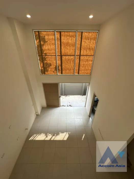 unit 3 Bedrooms  House For Rent in Krungthep Kreetha, Bangkok  (AA45846)