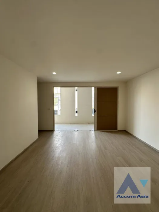 4  3 br House For Rent in Krungthep Kreetha ,Bangkok  at Nue Verse Krungthep Kreetha AA45846