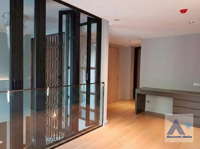 7  3 br Condominium For Sale in Ploenchit ,Bangkok BTS Chitlom at Na Vara Residence AA45852