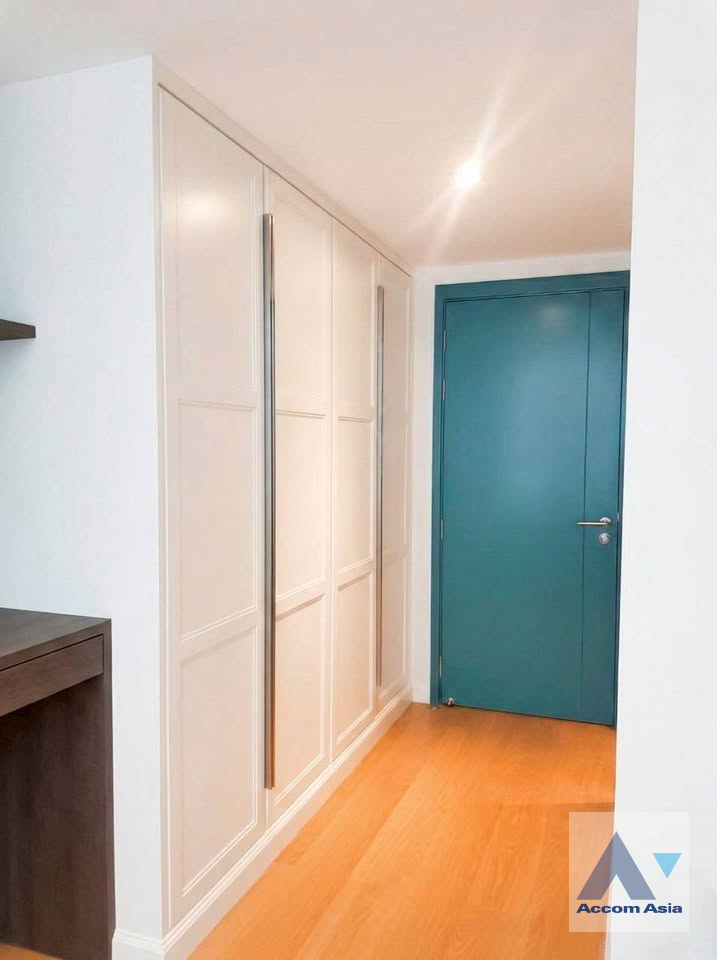 16  3 br Condominium For Sale in Ploenchit ,Bangkok BTS Chitlom at Na Vara Residence AA45852