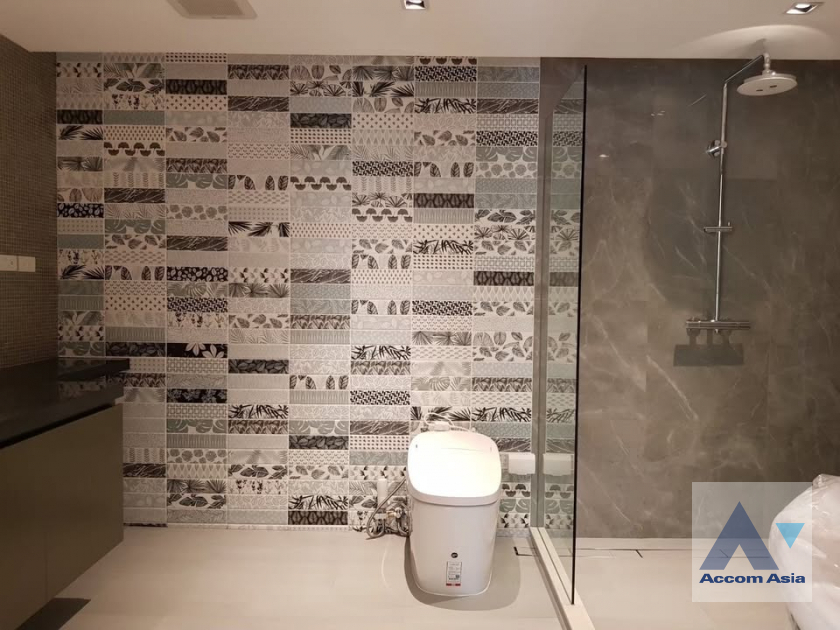 19  3 br Condominium For Sale in Ploenchit ,Bangkok BTS Chitlom at Na Vara Residence AA45852