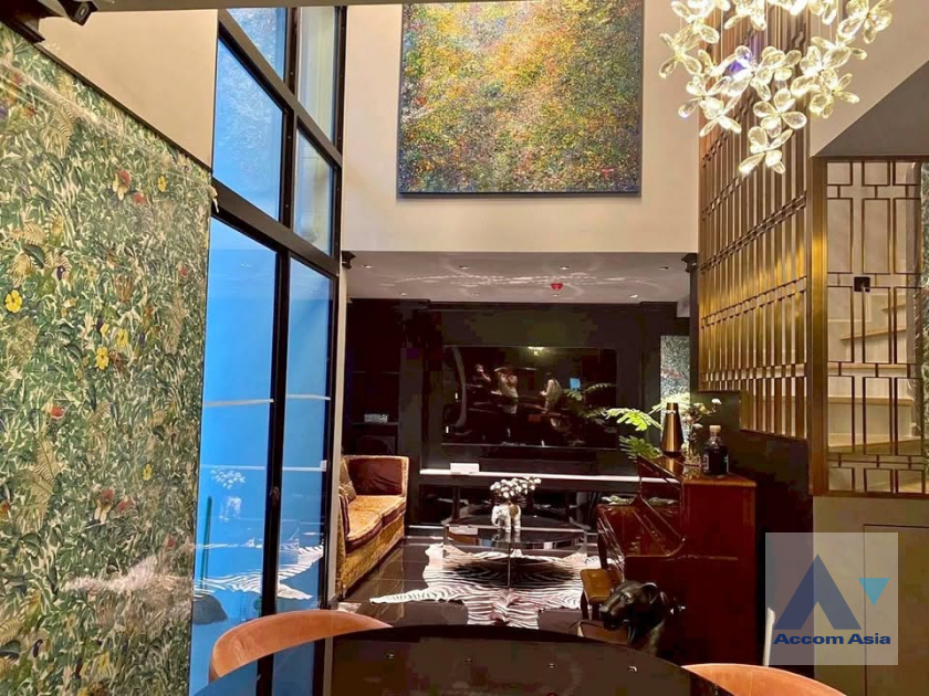  2  3 br Condominium For Sale in Ploenchit ,Bangkok BTS Chitlom at Na Vara Residence AA45852