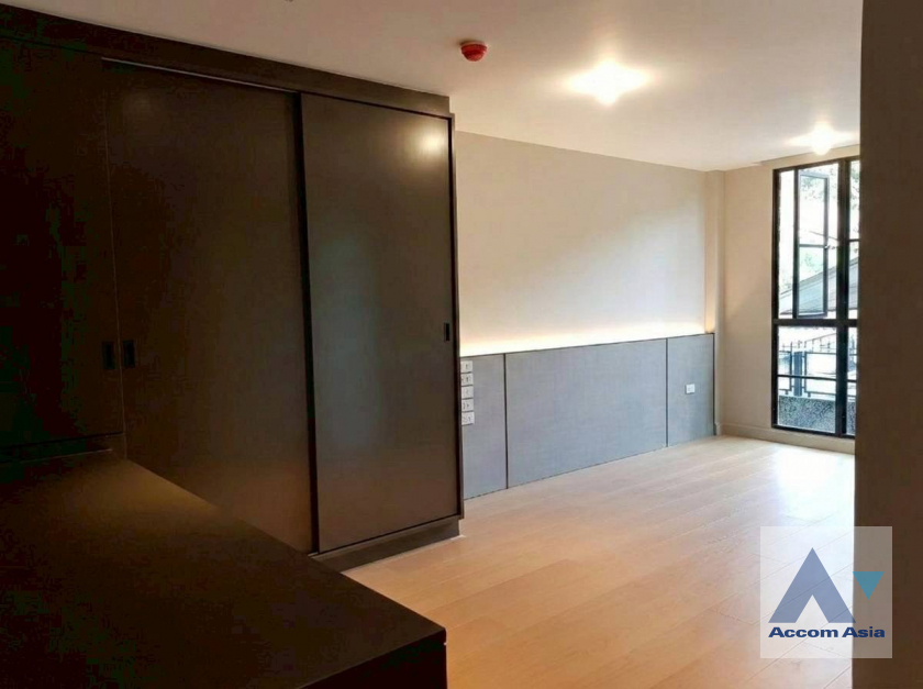 26  3 br Condominium for rent and sale in Ploenchit ,Bangkok BTS Chitlom at Na Vara Residence AA45852