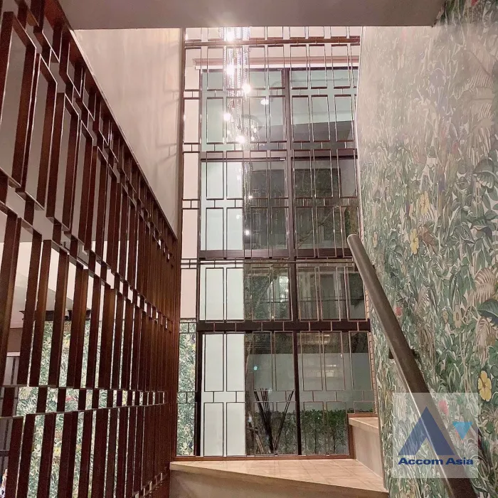 23  3 br Condominium for rent and sale in Ploenchit ,Bangkok BTS Chitlom at Na Vara Residence AA45852