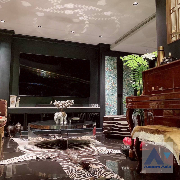 9  3 br Condominium for rent and sale in Ploenchit ,Bangkok BTS Chitlom at Na Vara Residence AA45852