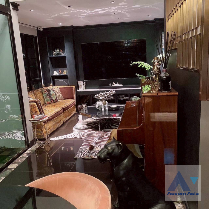 4  3 br Condominium for rent and sale in Ploenchit ,Bangkok BTS Chitlom at Na Vara Residence AA45852
