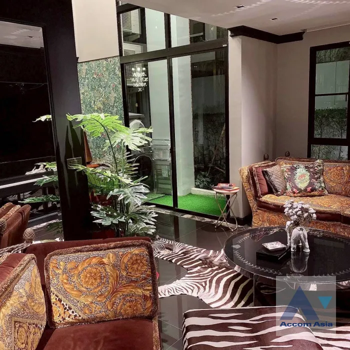 11  3 br Condominium for rent and sale in Ploenchit ,Bangkok BTS Chitlom at Na Vara Residence AA45852