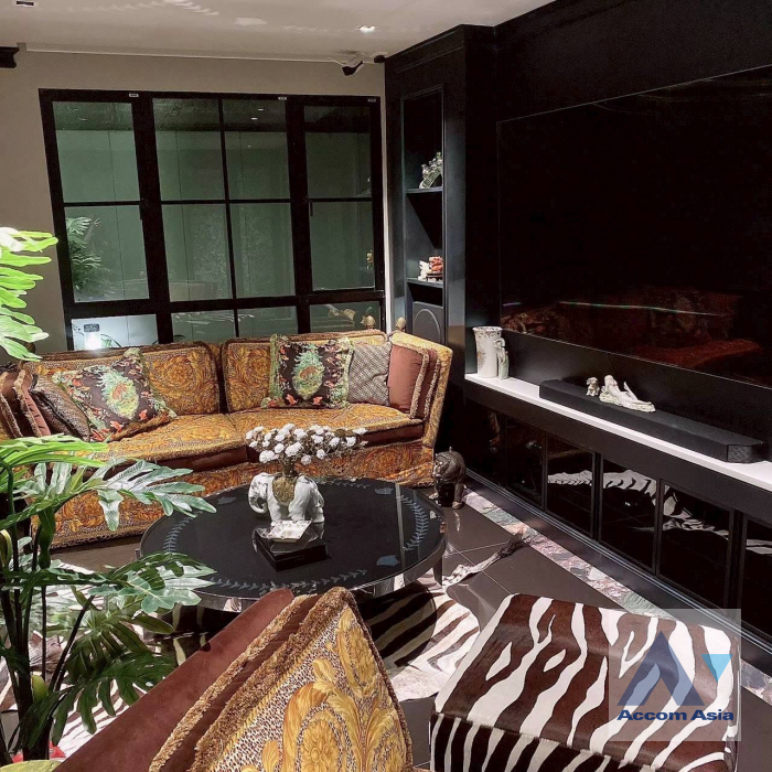 12  3 br Condominium for rent and sale in Ploenchit ,Bangkok BTS Chitlom at Na Vara Residence AA45852