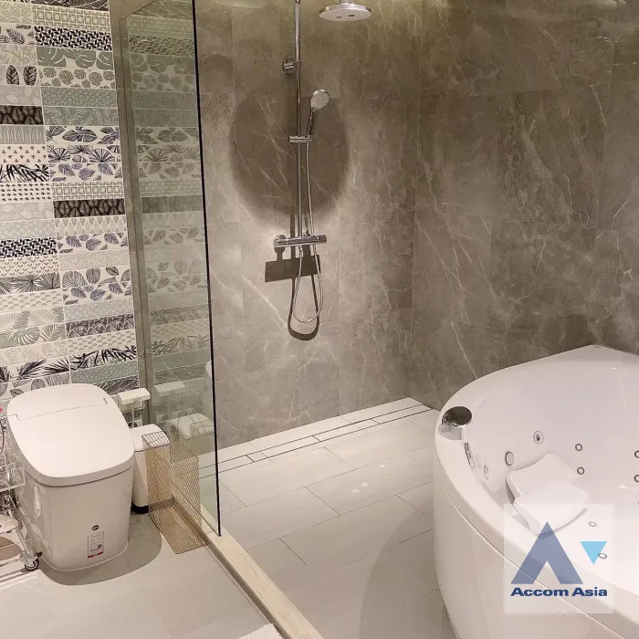 39  3 br Condominium for rent and sale in Ploenchit ,Bangkok BTS Chitlom at Na Vara Residence AA45852