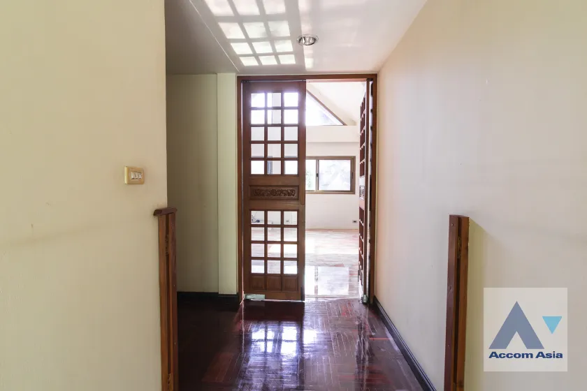35  House For Rent in Sukhumvit ,Bangkok BTS Phrom Phong AA45857