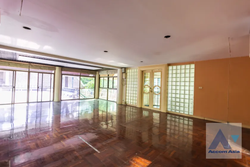 30  House For Rent in Sukhumvit ,Bangkok BTS Phrom Phong AA45857