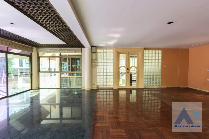31  House For Rent in Sukhumvit ,Bangkok BTS Phrom Phong AA45857