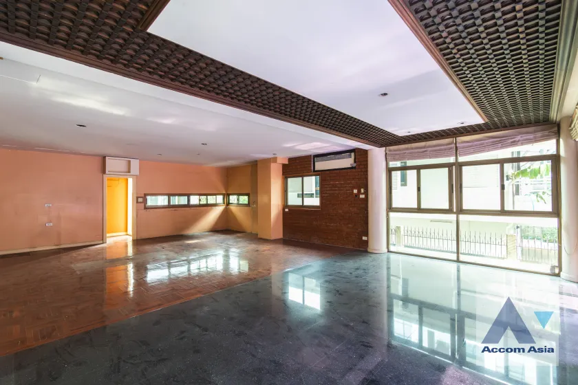 25  House For Rent in Sukhumvit ,Bangkok BTS Phrom Phong AA45857