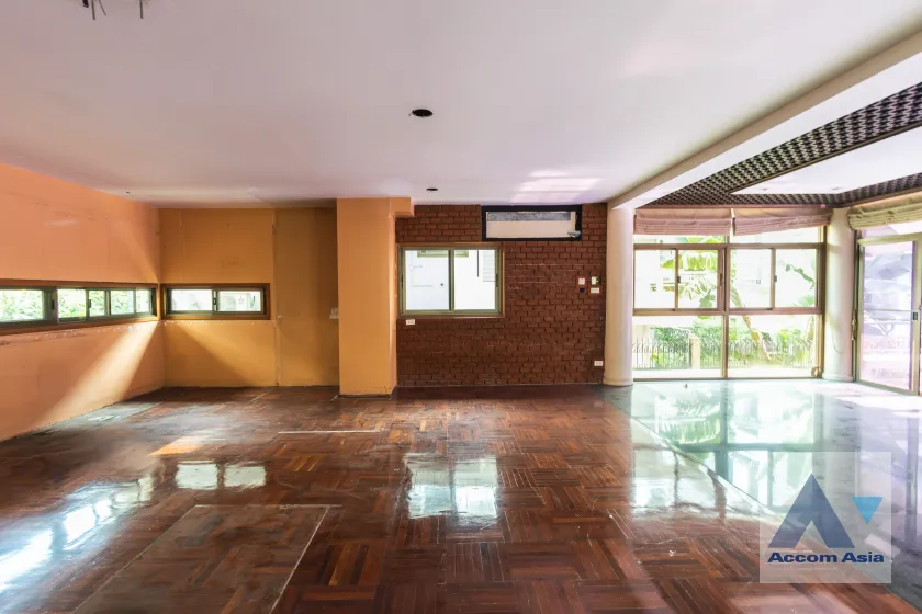 27  House For Rent in Sukhumvit ,Bangkok BTS Phrom Phong AA45857