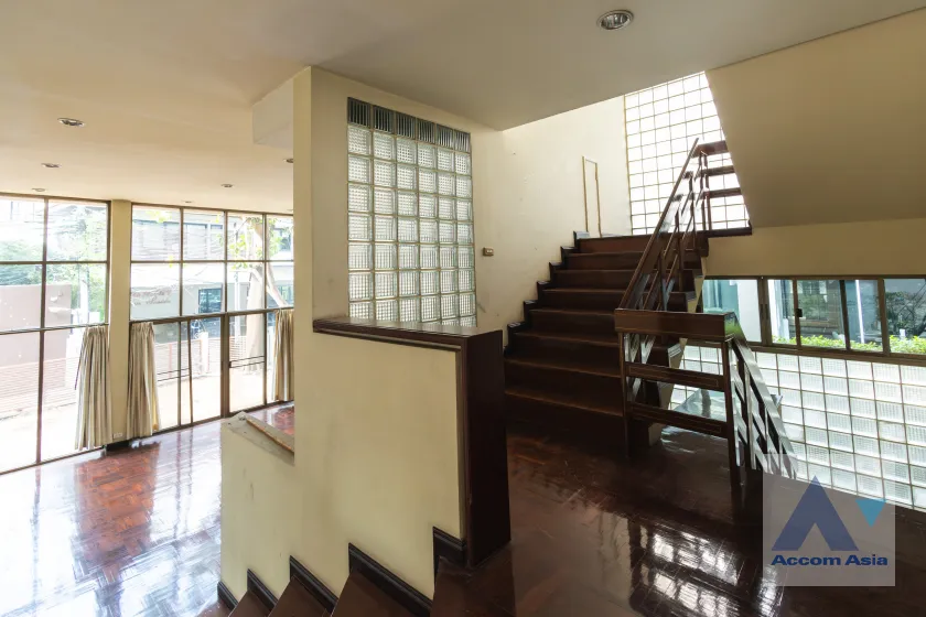 22  House For Rent in Sukhumvit ,Bangkok BTS Phrom Phong AA45857