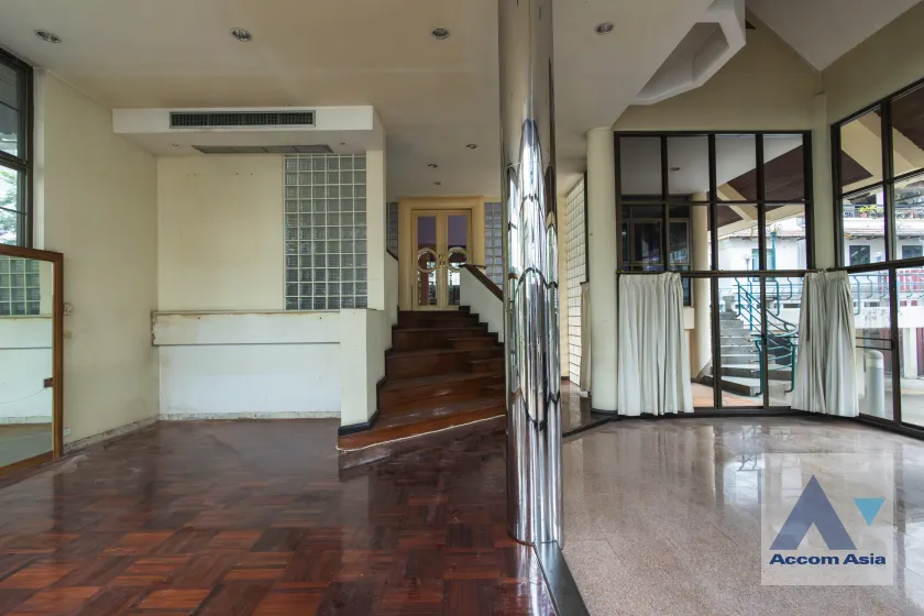 17  House For Rent in Sukhumvit ,Bangkok BTS Phrom Phong AA45857