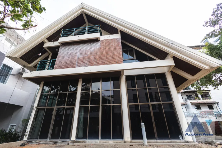 9  House For Rent in Sukhumvit ,Bangkok BTS Phrom Phong AA45857