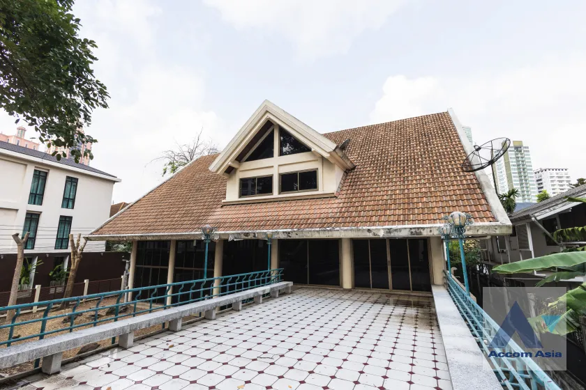 13  House For Rent in Sukhumvit ,Bangkok BTS Phrom Phong AA45857