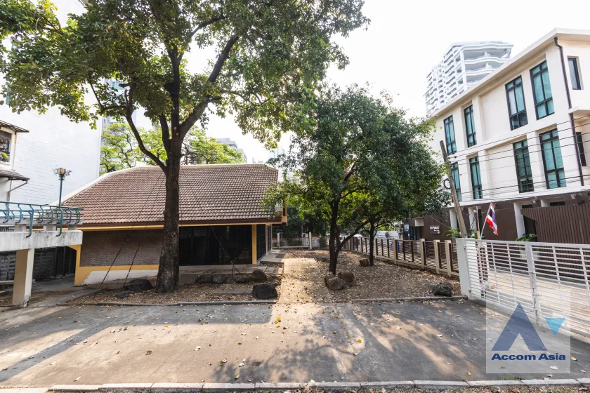 7  House For Rent in Sukhumvit ,Bangkok BTS Phrom Phong AA45857