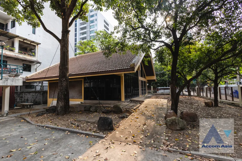 6  House For Rent in Sukhumvit ,Bangkok BTS Phrom Phong AA45857