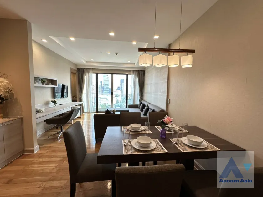 unit 3 Bedrooms  Apartment For Rent in Sukhumvit, Bangkok  near BTS Phrom Phong (AA45860)