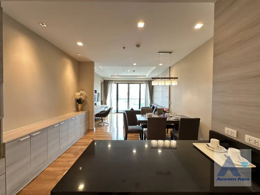 unit 3 Bedrooms  Apartment For Rent in Sukhumvit, Bangkok  near BTS Phrom Phong (AA45860)