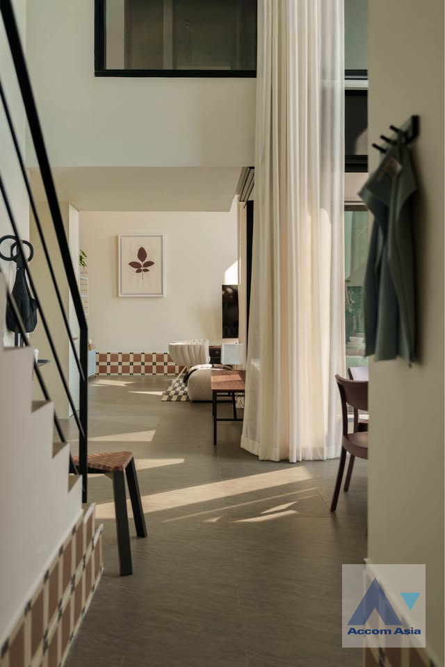 11  2 br Condominium For Rent in Silom ,Bangkok BTS Surasak at The Lofts Silom AA45861