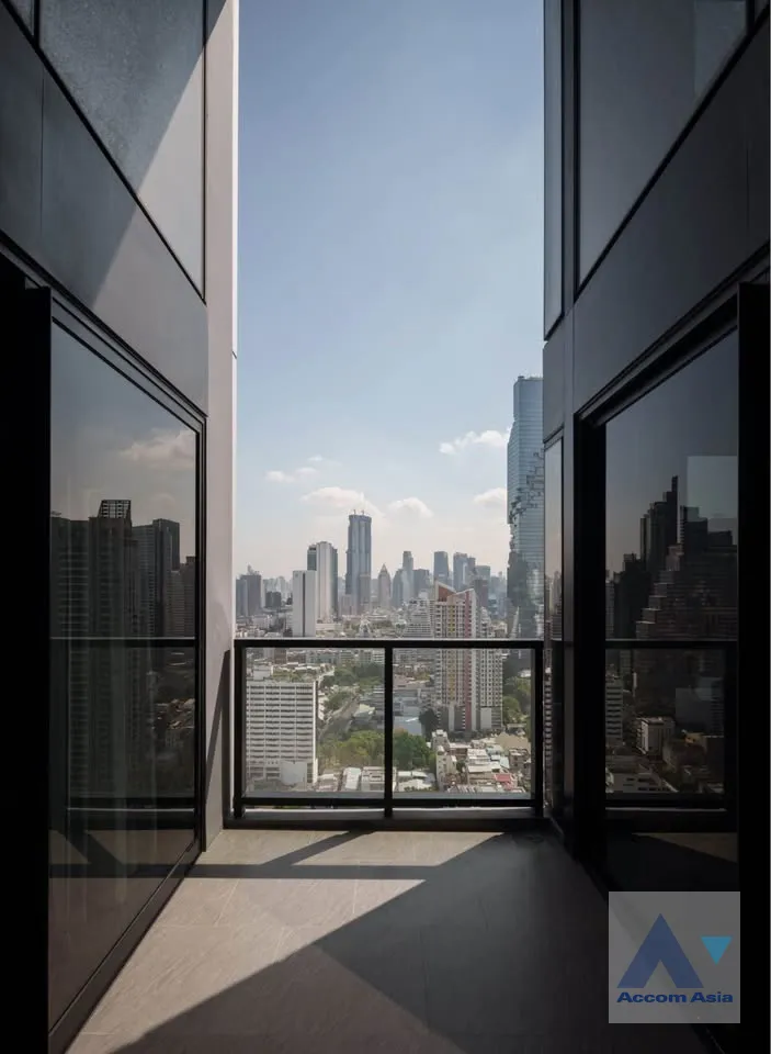 7  2 br Condominium for rent and sale in Silom ,Bangkok BTS Surasak at The Lofts Silom AA45861