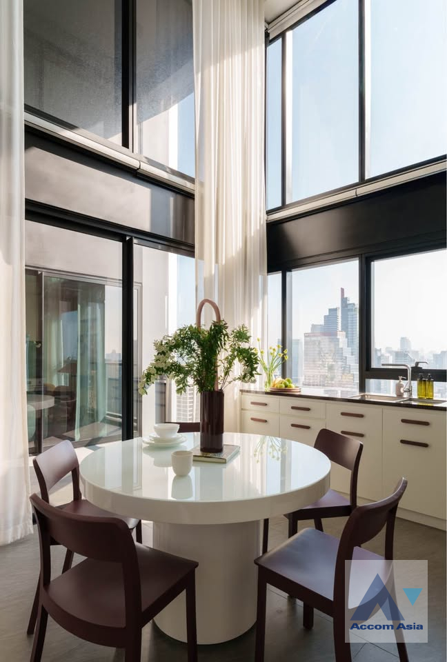 10  2 br Condominium For Rent in Silom ,Bangkok BTS Surasak at The Lofts Silom AA45861