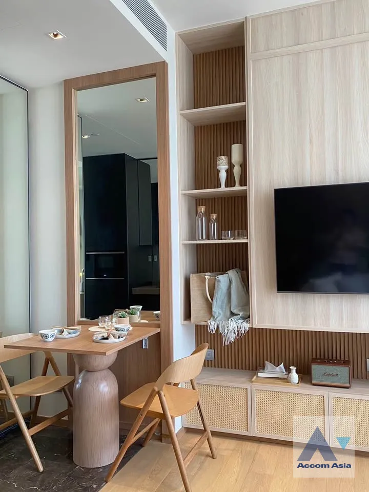 unit 1 Bedroom  Condominium For Rent in Ploenchit, Bangkok  near BTS Chitlom (AA45862)