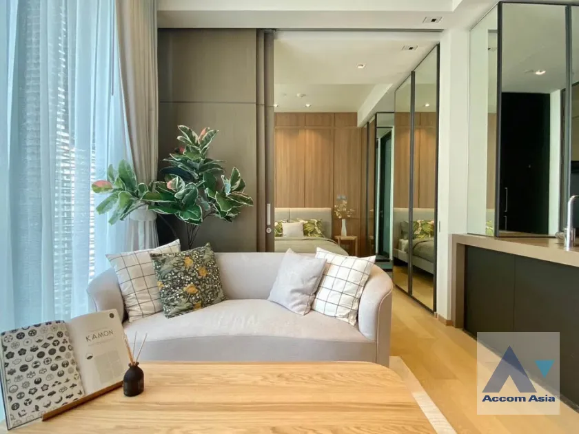 unit 1 Bedroom  Condominium For Rent in Ploenchit, Bangkok  near BTS Chitlom (AA45862)