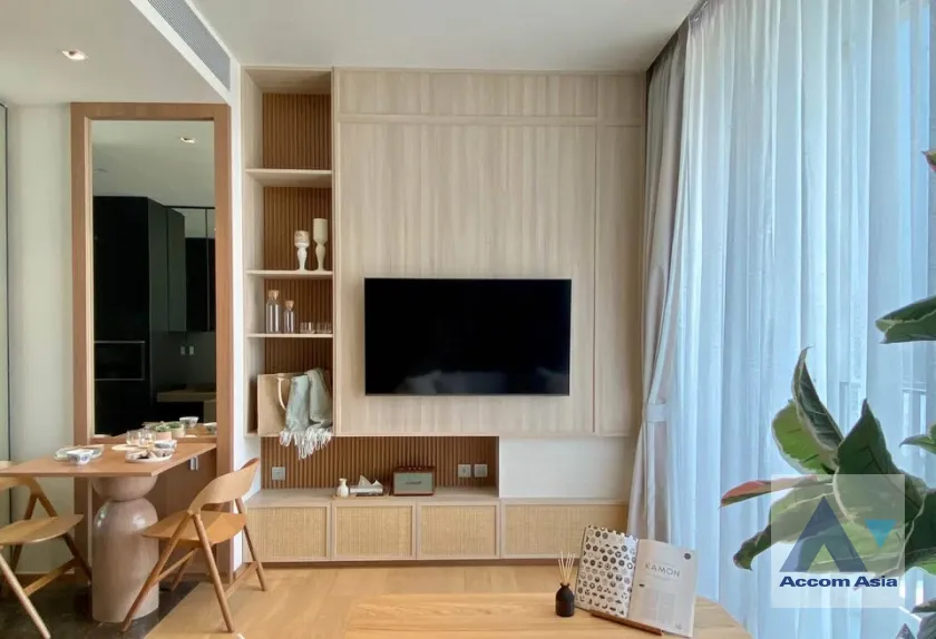 unit 1 Bedroom  Condominium For Rent in Ploenchit, Bangkok  near BTS Chitlom (AA45862)
