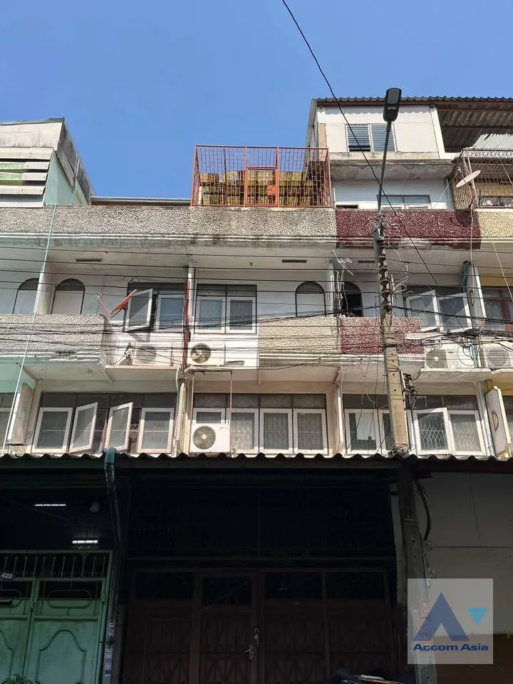  2  4 br Townhouse for rent and sale in Charoen Nakhon ,Bangkok BTS Krung Thon Buri AA45864