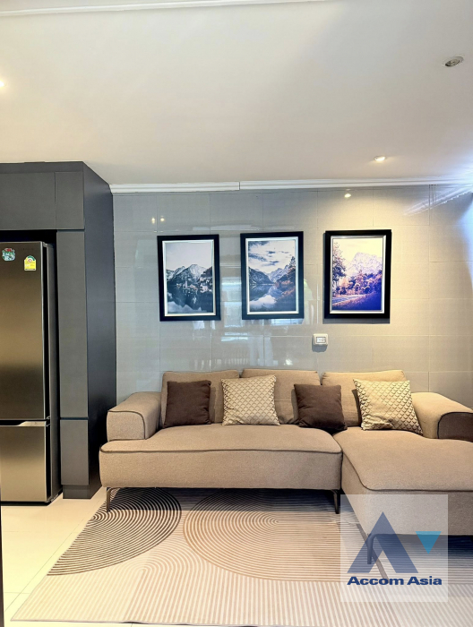 4  3 br Townhouse For Rent in Krungthep Kreetha ,Bangkok  at Nirvana Define Srinakarin-Rama9 AA45866