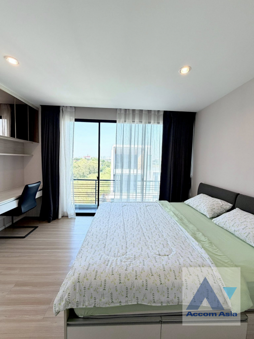 12  3 br Townhouse For Rent in Krungthep Kreetha ,Bangkok  at Nirvana Define Srinakarin-Rama9 AA45866