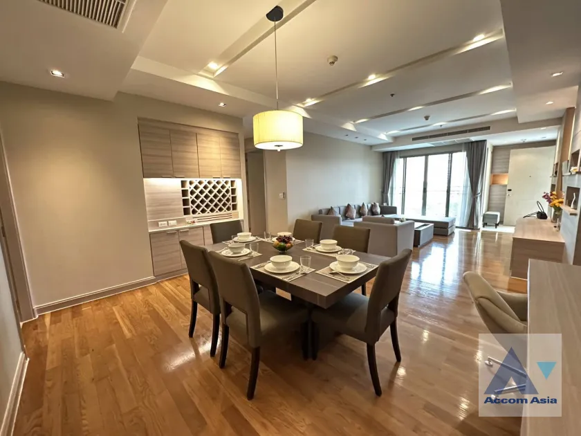 unit 3 Bedrooms  Apartment For Rent & Sale in Sukhumvit, Bangkok  near BTS Phrom Phong (AA45869)