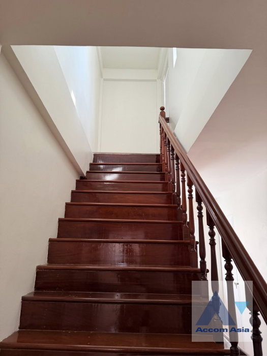 6  4 br Townhouse For Rent in Sathorn ,Bangkok BTS Saint Louis AA45870