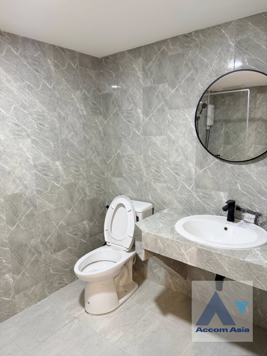 25  4 br Townhouse For Rent in Sathorn ,Bangkok BTS Saint Louis AA45870