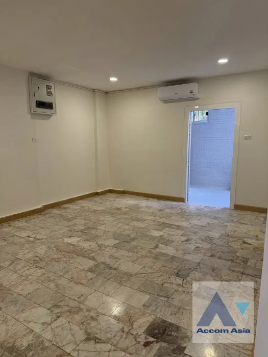 Home Office townhouse for rent in Sathorn, Bangkok Code AA45870