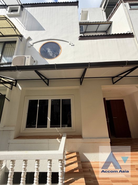 29  4 br Townhouse For Rent in Sathorn ,Bangkok BTS Saint Louis AA45870