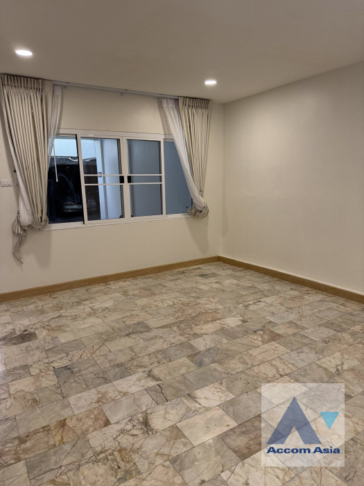 20  4 br Townhouse For Rent in Sathorn ,Bangkok BTS Saint Louis AA45870