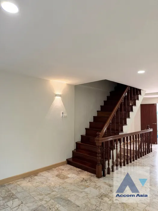 8  4 br Townhouse For Rent in Sathorn ,Bangkok BTS Saint Louis AA45870