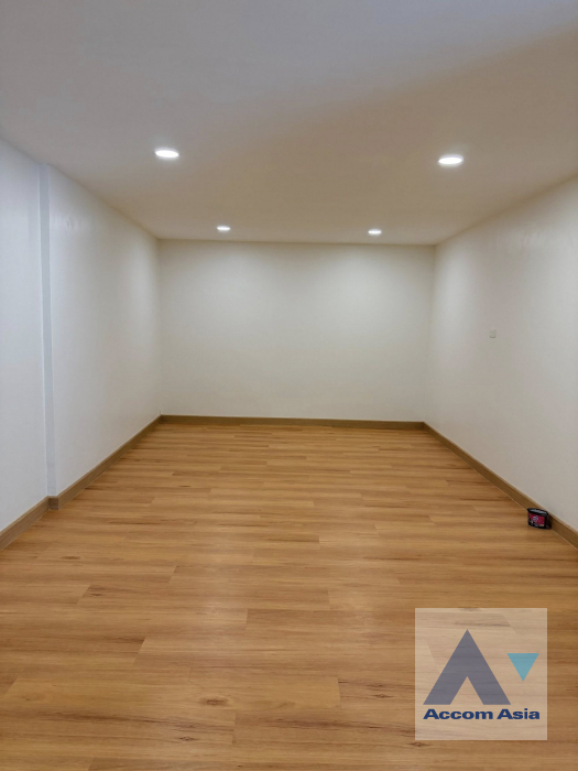 15  4 br Townhouse For Rent in Sathorn ,Bangkok BTS Saint Louis AA45870