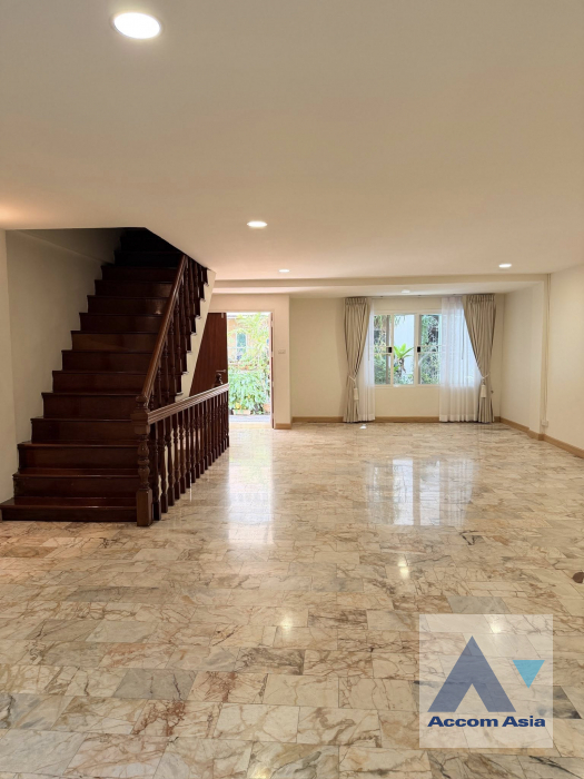  1  4 br Townhouse For Rent in Sathorn ,Bangkok BTS Saint Louis AA45870